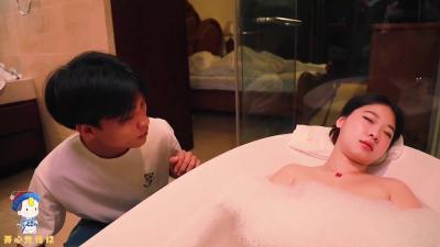 KXG0002哥哥强行插入正在洗澡的妹妹.